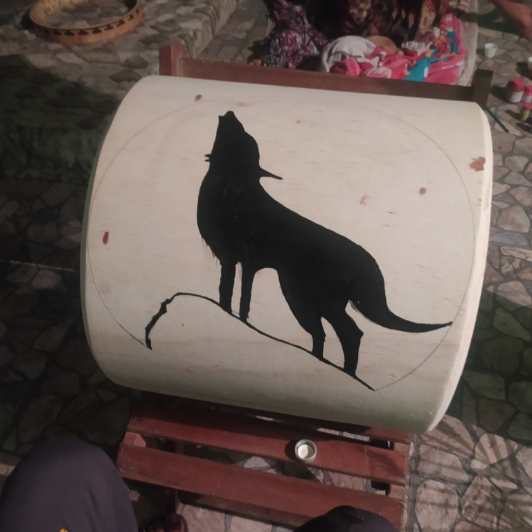 tambor pueblo animal de poder lobo